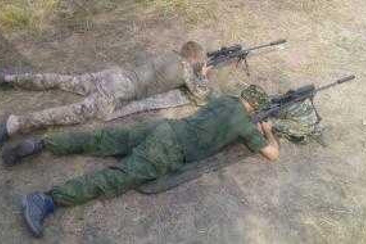 В Донецке разгрузку гуманитарной помощи прикрывают снайперы - соцсети В Донецке разгрузку гуманитарной помощи прикрывают снайперы - соцсети