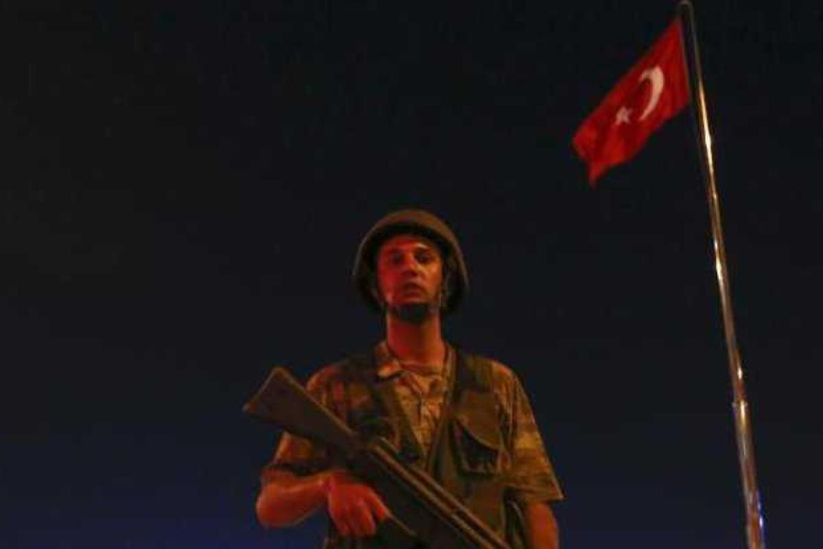 Стало известно количество погибших при попытке переворота в Турции Стало известно количество погибших при попытке переворота в Турции