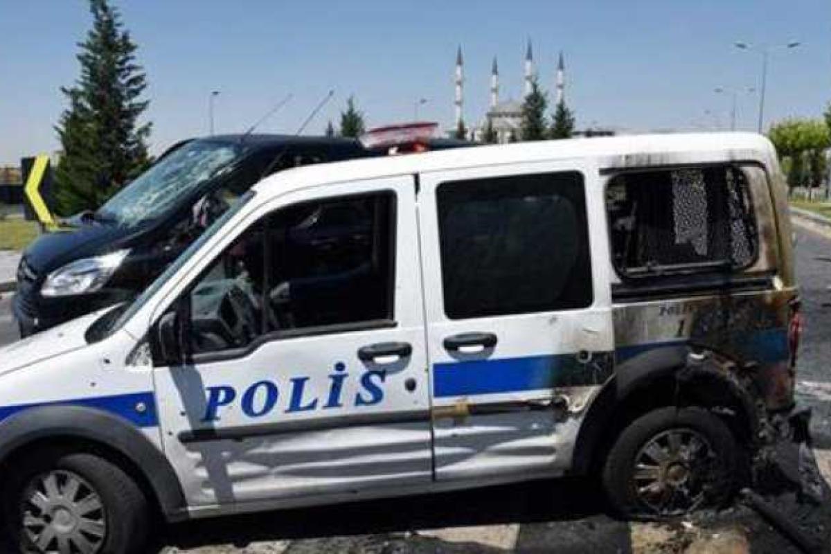 В Турции прогремел взрыв: погибли трое полицейских В Турции прогремел взрыв: погибли трое полицейских