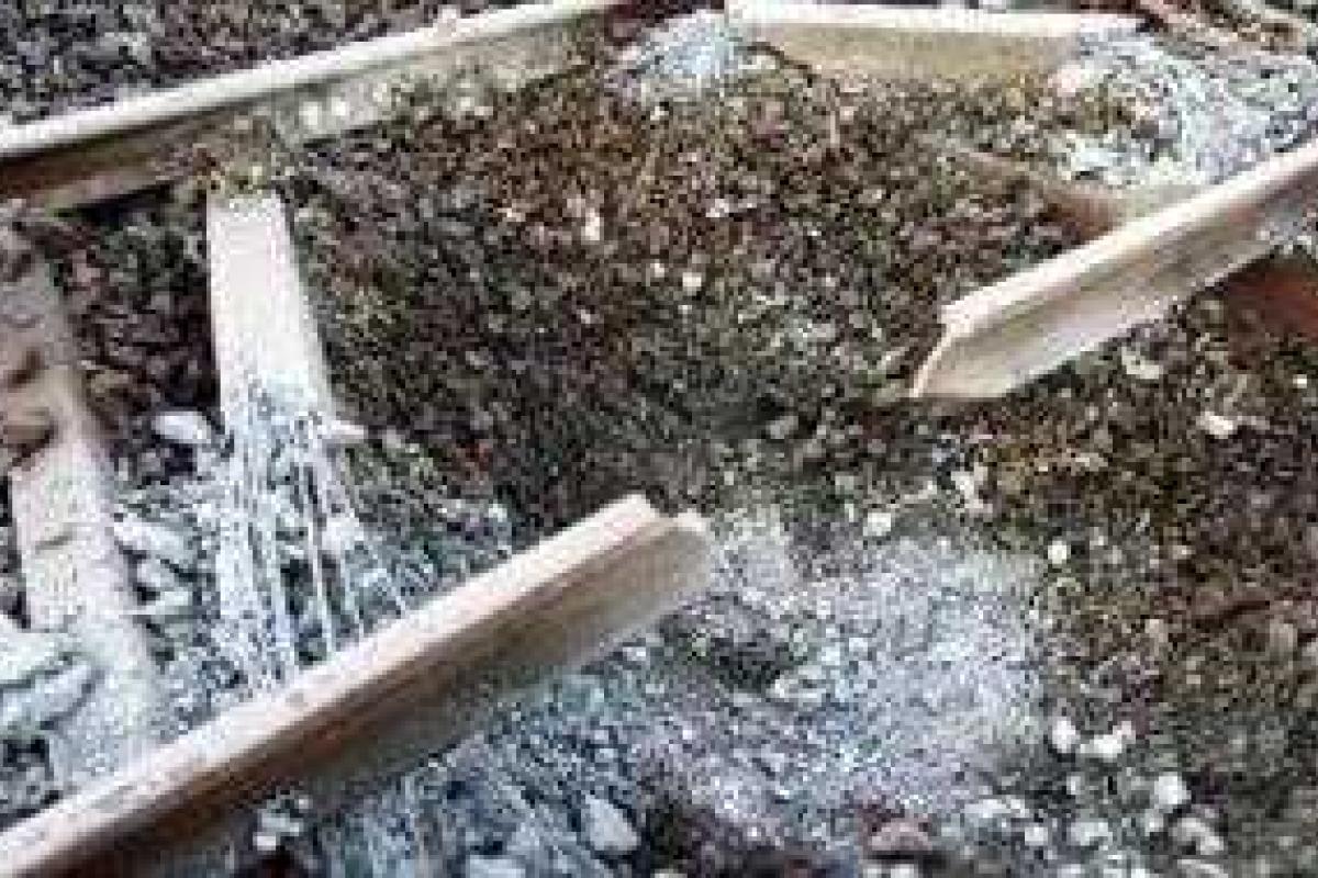 В Авдеевке из-за обстрела ж/д станции не работает коксохимический завод