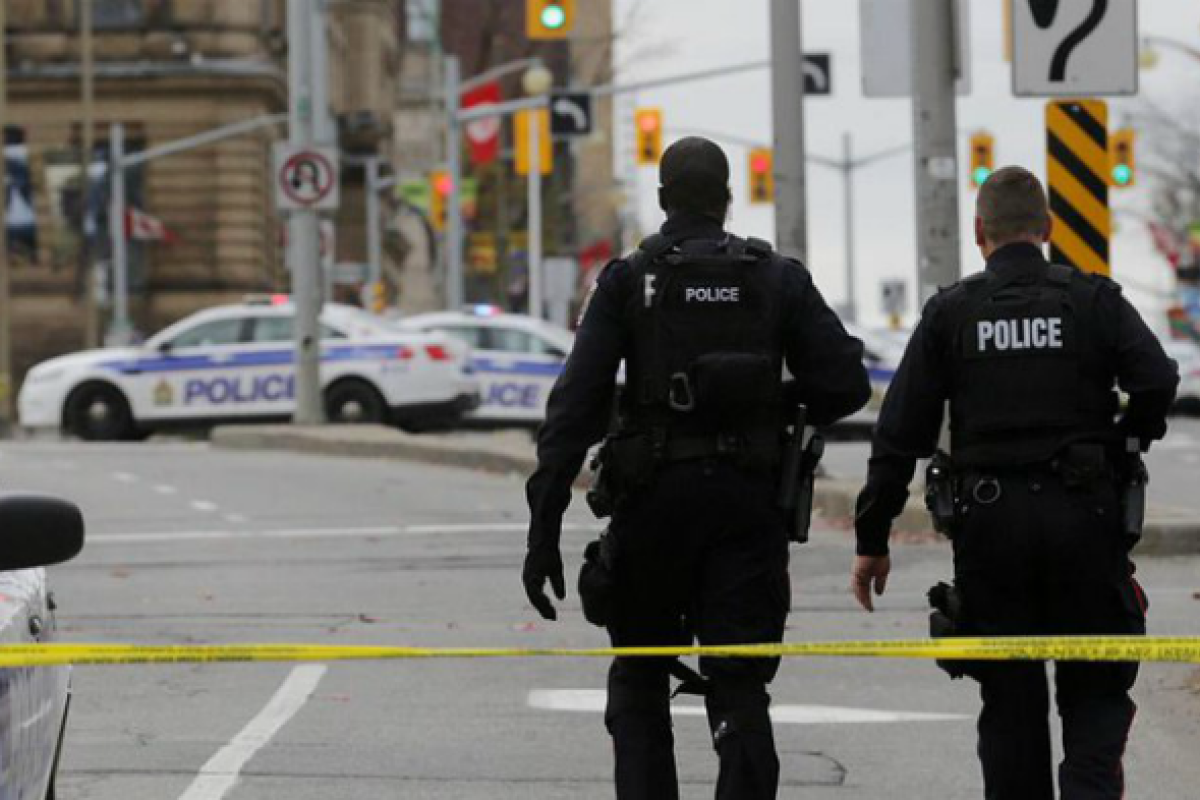 В Канаде произошло жестокое убийство: мужчина застрелил трех человек из арбалета В Канаде произошло жестокое убийство: мужчина застрелил трех человек из арбалета