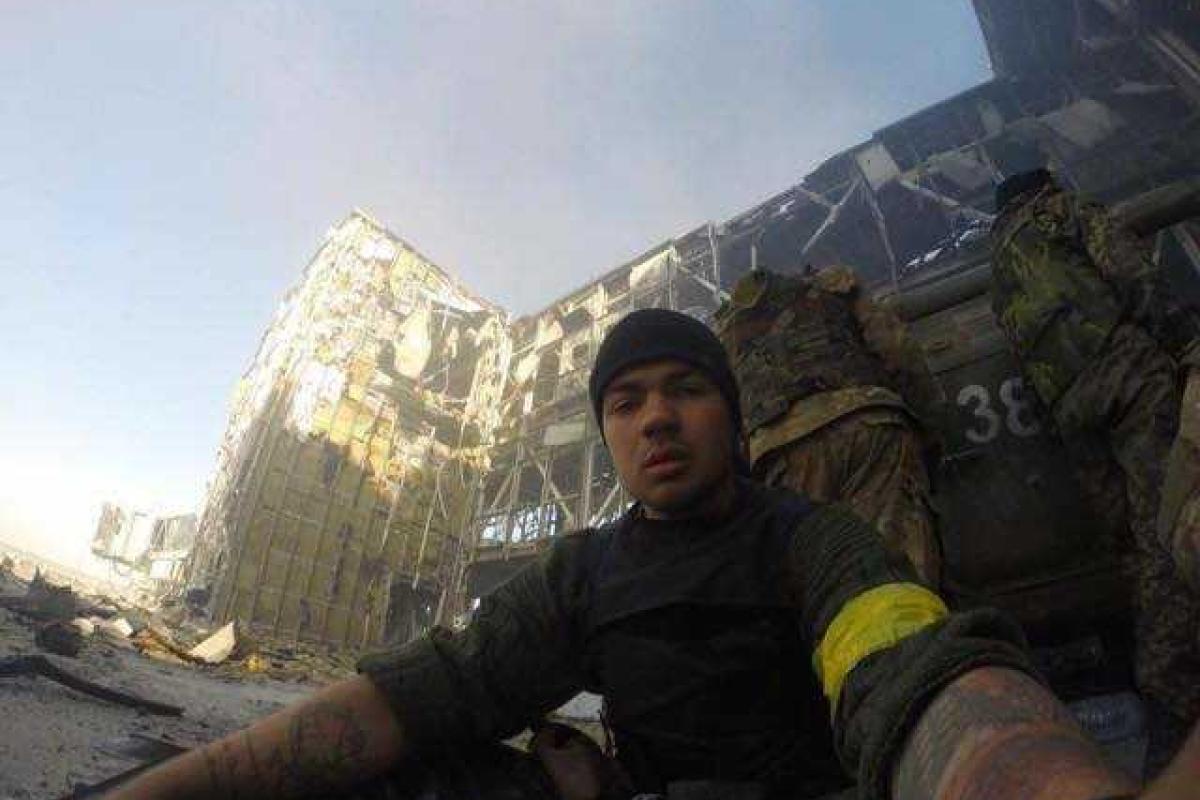 Порошенко просят наградить посмертно 22-летнего Влада Казарина, погибшего на Светлодарской дуге 