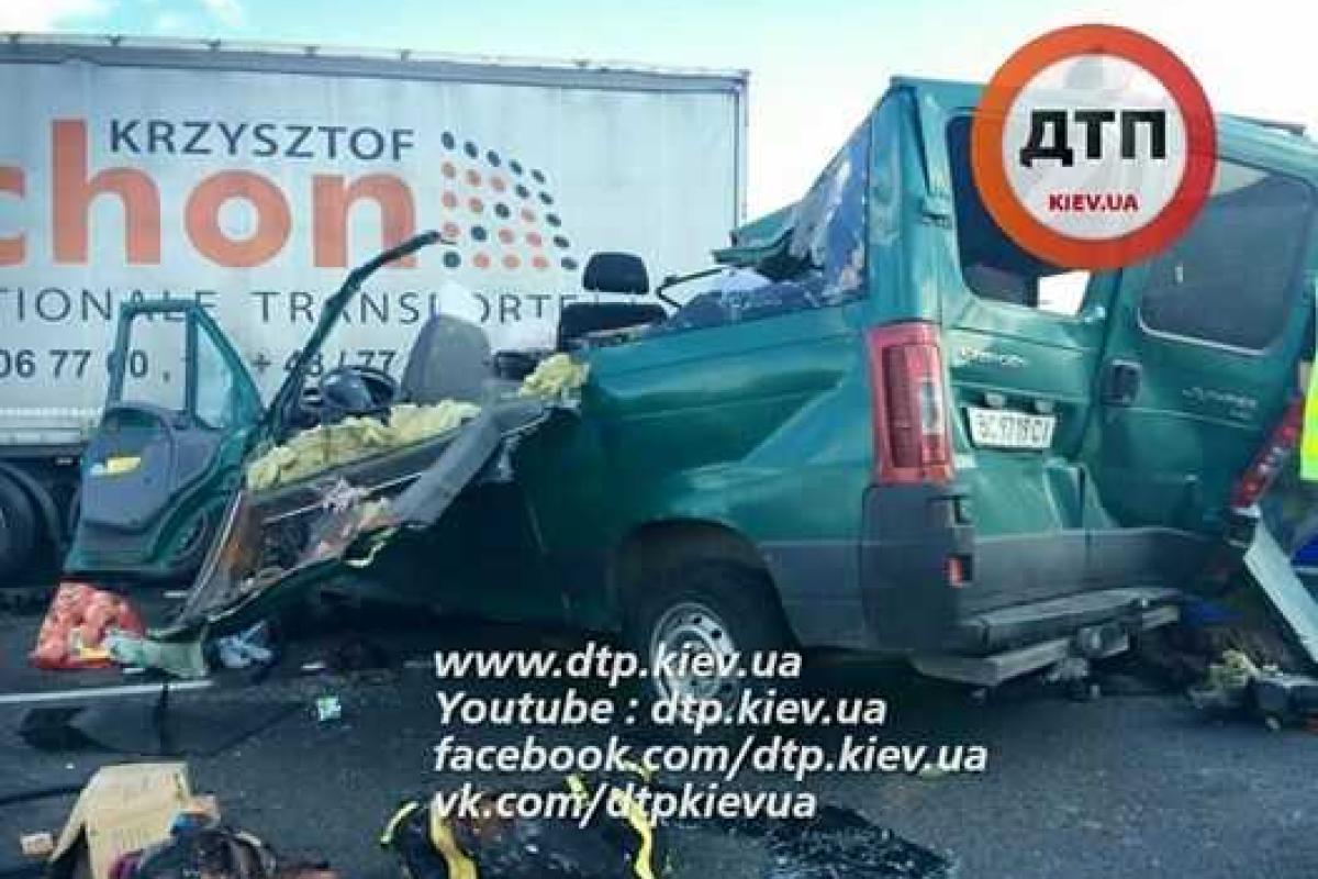 В Польше произошло страшное ДТП с украинским бусом: пятеро погибших