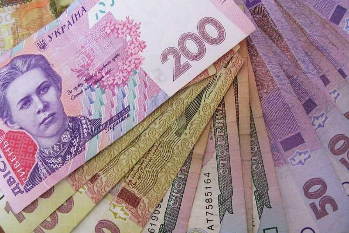На межбанке гривна теряет позиции