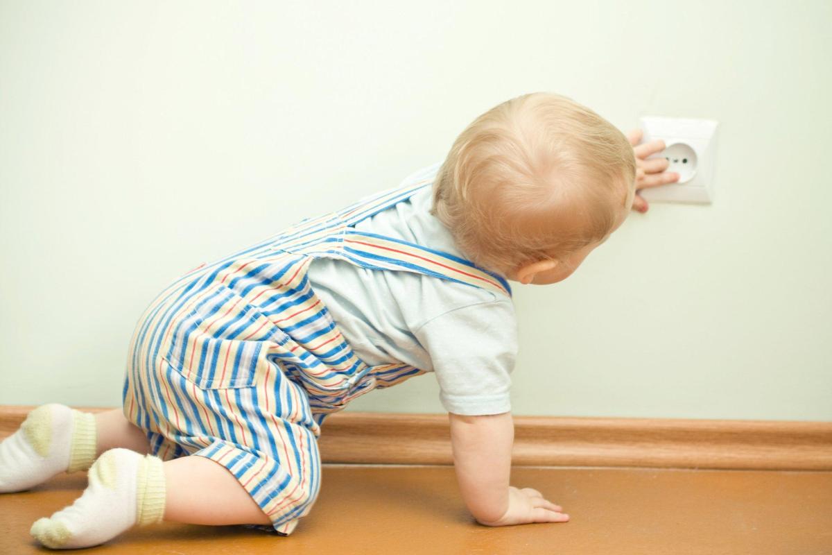 На оккупированной территории убило током 2-летнего ребенка