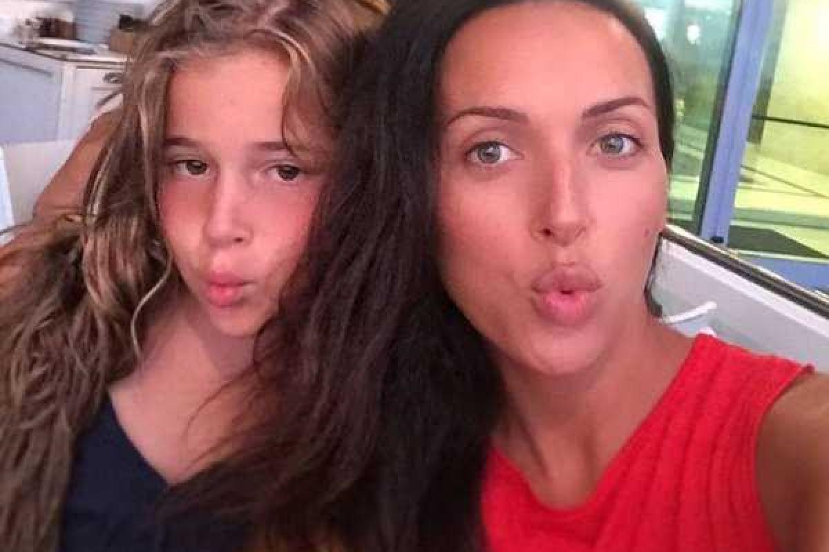 Беременная Алсу учит дочь снимать гламурные селфи 