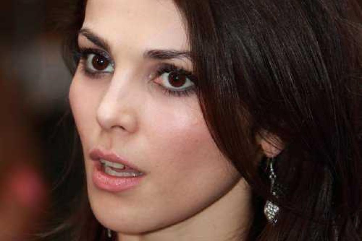 Сати Казанова рассказала, почему не афиширует подробности отношений с 55-летним женихом Сати Казанова рассказала, почему не афиширует подробности отношений с 55-летним женихом