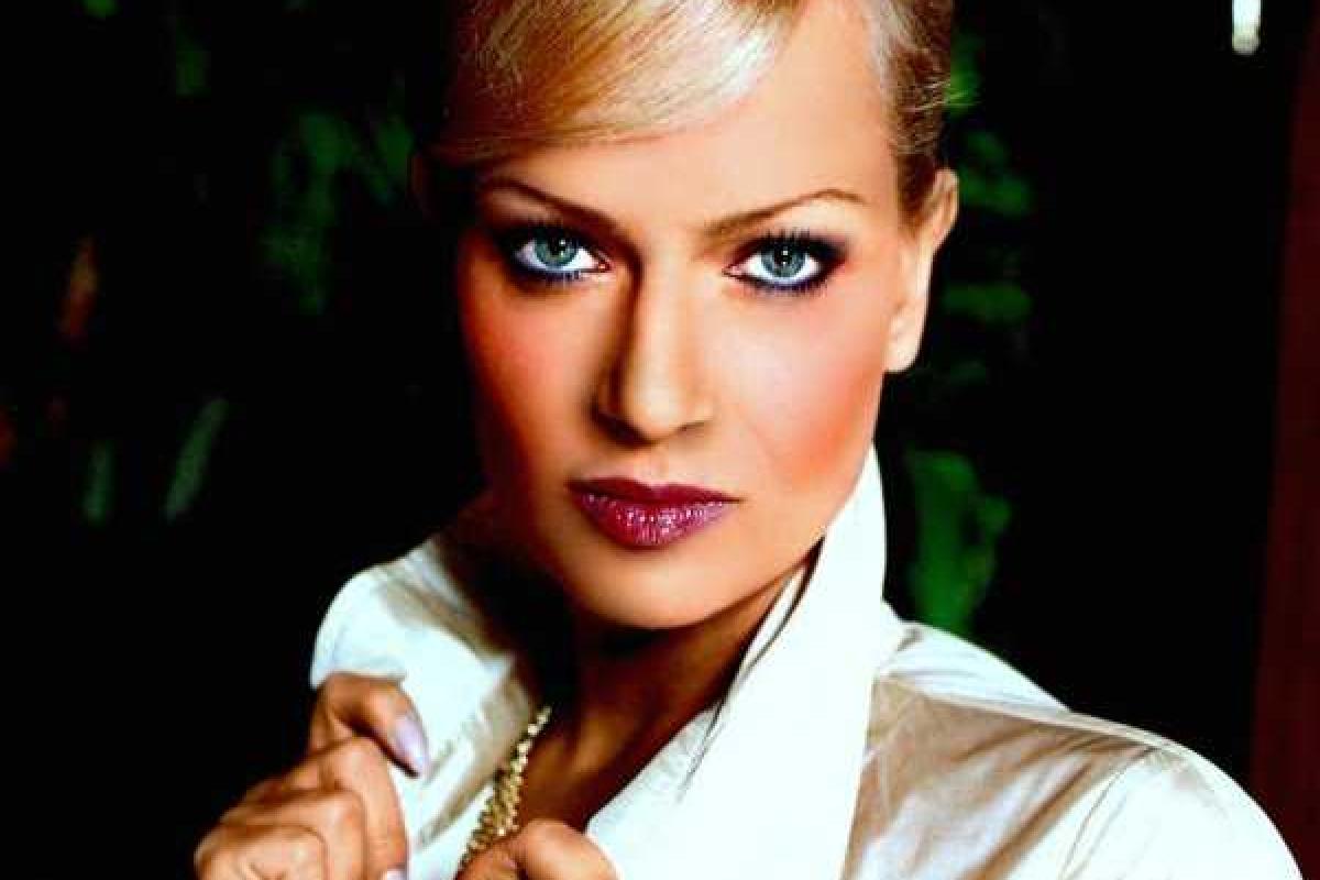 Олеся Судзиловская порадовала своих поклонников фотографией в бикини