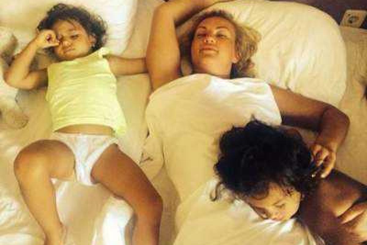 Камалия очаровала забавным фото с дочерьми