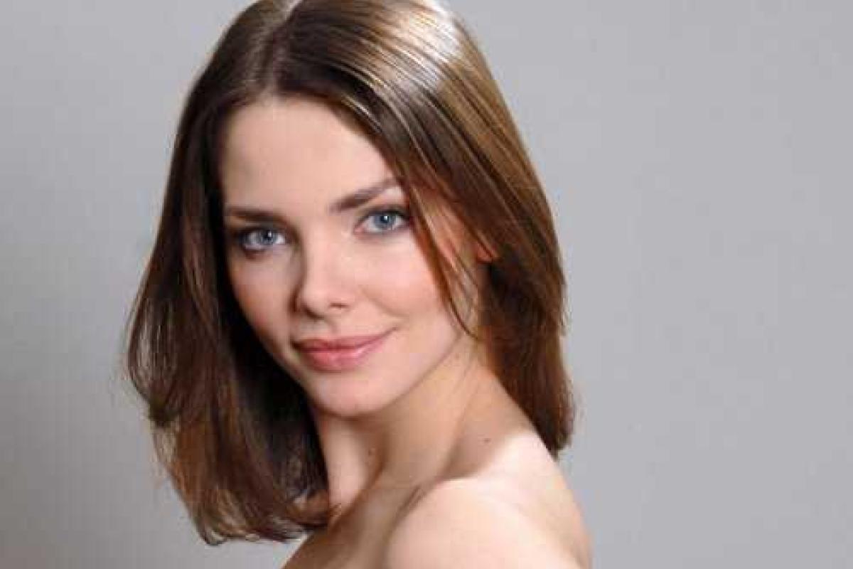 Елизавета Боярская показала фигуру в купальнике