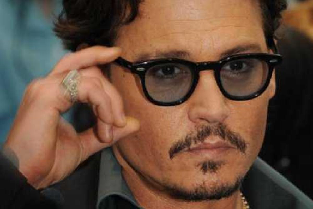 Джонни Депп решил потратить на благотворительность деньги бывшей жены Джонни Депп решил потратить на благотворительность деньги бывшей жены