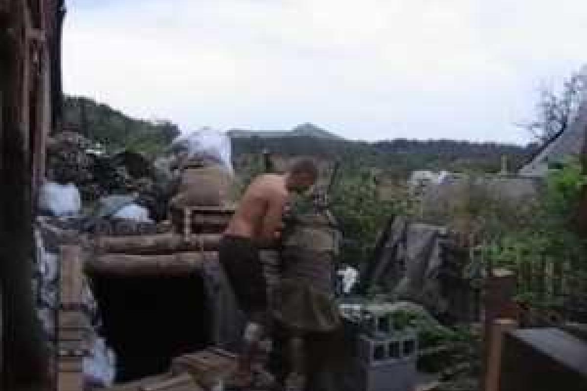 Украинские бойцы показали видео "поздравления" для боевиков с 25-летием Независимости Украины Украинские бойцы показали видео "поздравления" для боевиков с 25-летием Независимости Украины