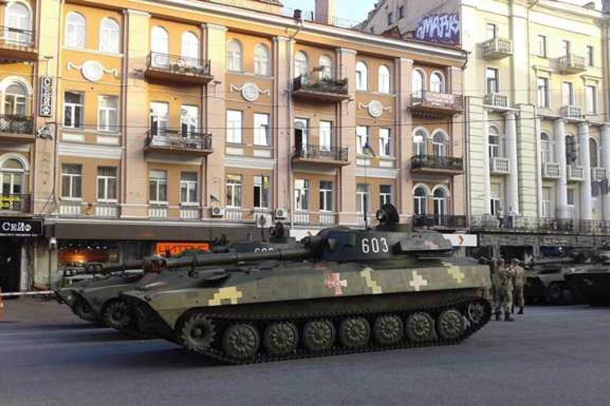 Нусс: Парад - не представление для генералов, это наш рык, оскал, прямой взгляд в глаза врагу Нусс: Парад - не представление для генералов, это наш рык, оскал, прямой взгляд в глаза врагу