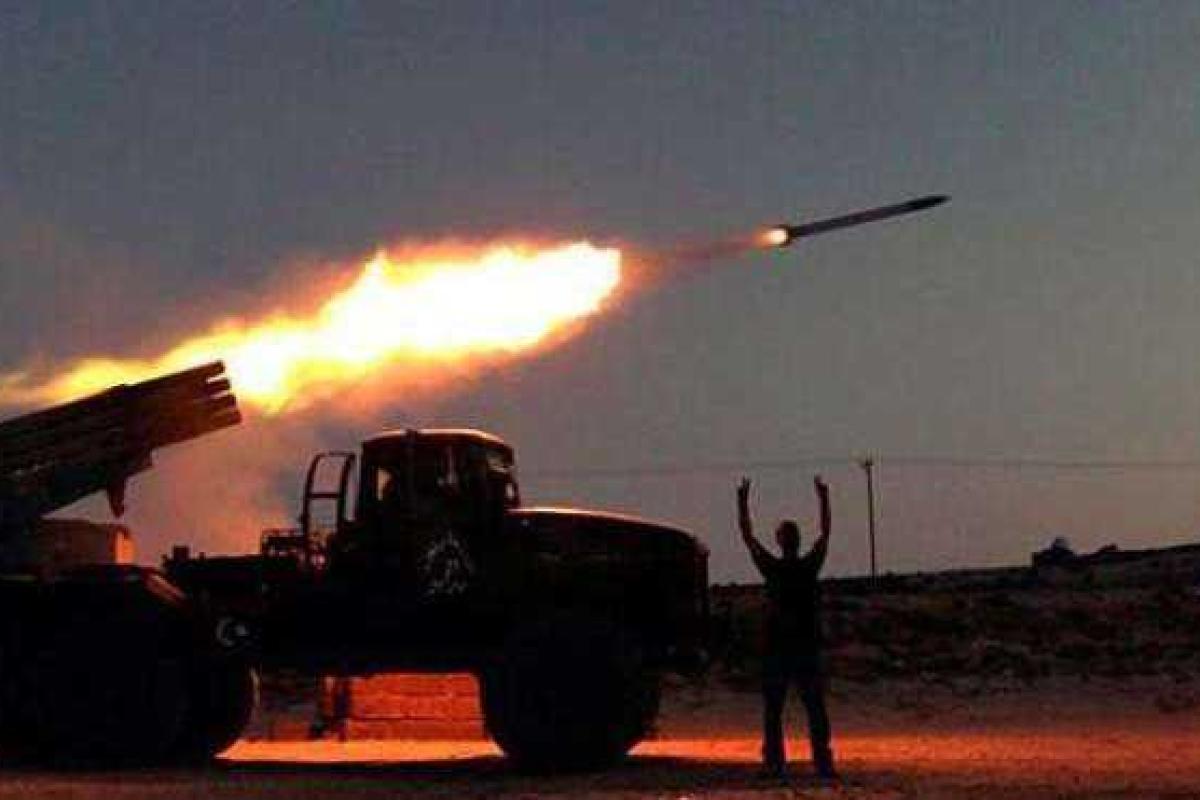 В Донецке целую ночь шли тяжелые бои В Донецке целую ночь шли тяжелые бои