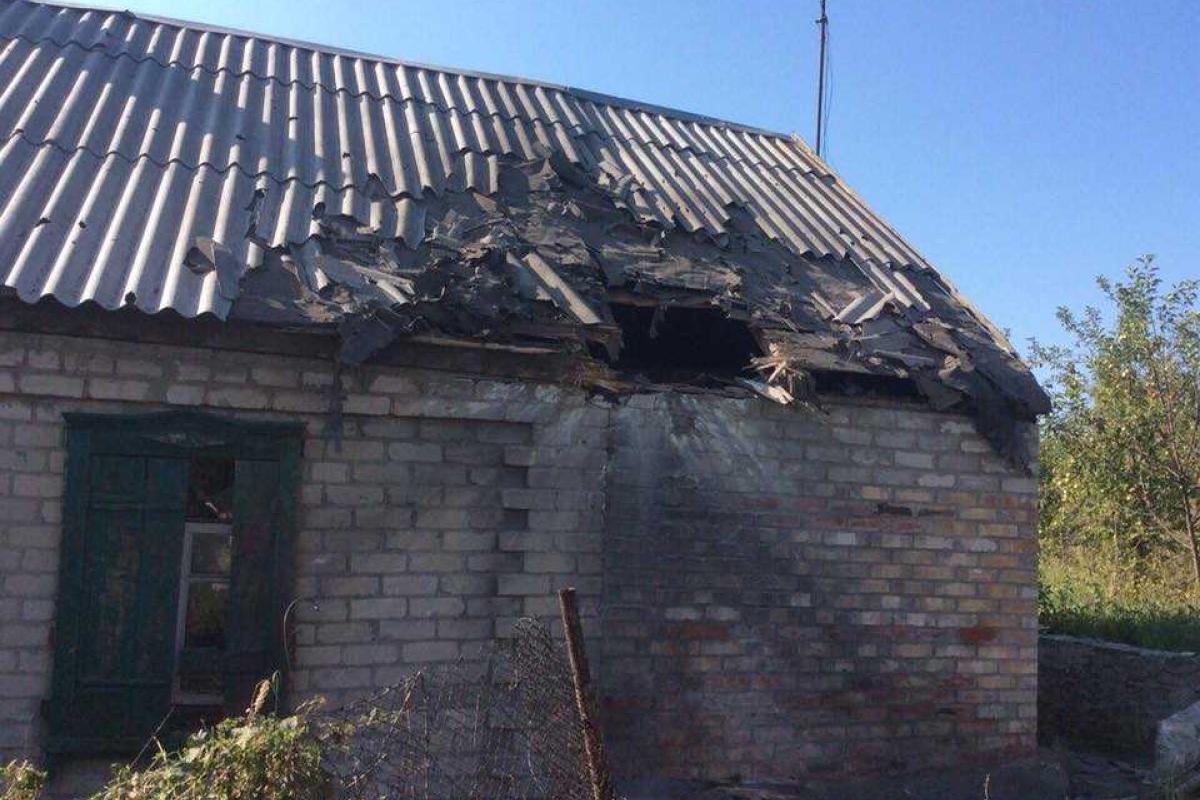 На окраинах Горловки под обстрел попали две насосные станции и жилой дом На окраинах Горловки под обстрел попали две насосные станции и жилой дом