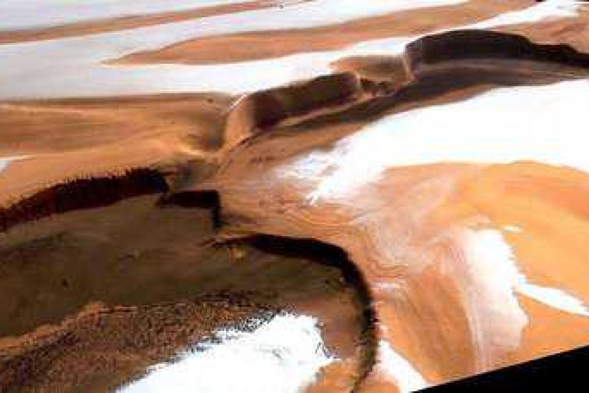 Ученым удалось обнаружить атомарный кислород в атмосфере Марса Ученым удалось обнаружить атомарный кислород в атмосфере Марса