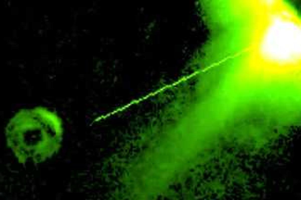 В NASA заметили пролетевший рядом с Солнцем огромный НЛО