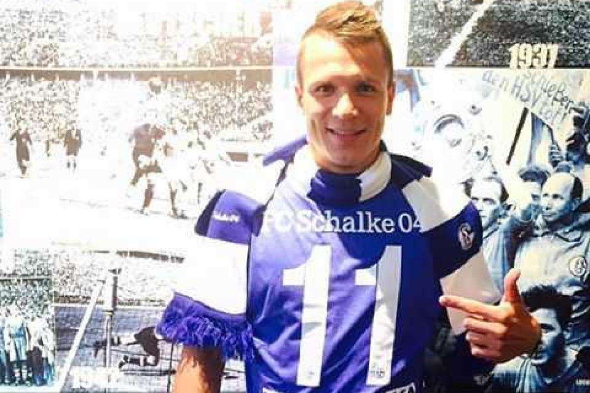 Коноплянка будет играть с "Газпромом" на футболке: что представляет из себя "Шальке"