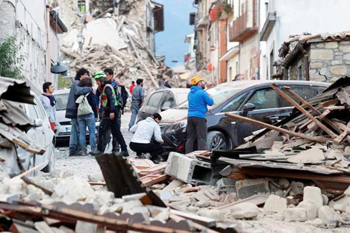 Страшные цифры: число погибших в результате землетрясения в Италии достигло 294 человек Страшные цифры: число погибших в результате землетрясения в Италии достигло 294 человек