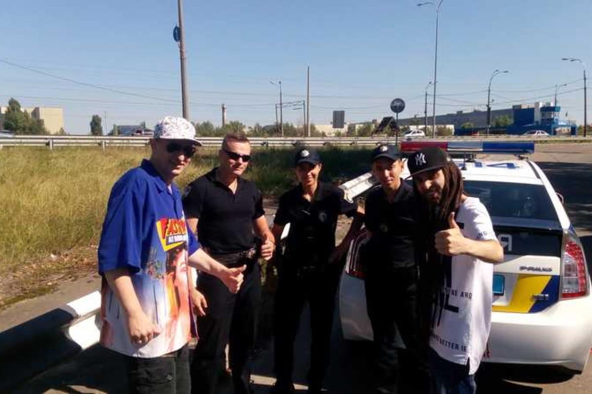 Группу Green Grey чуть не арестовали во время съемок нового клипа Группу Green Grey чуть не арестовали во время съемок нового клипа