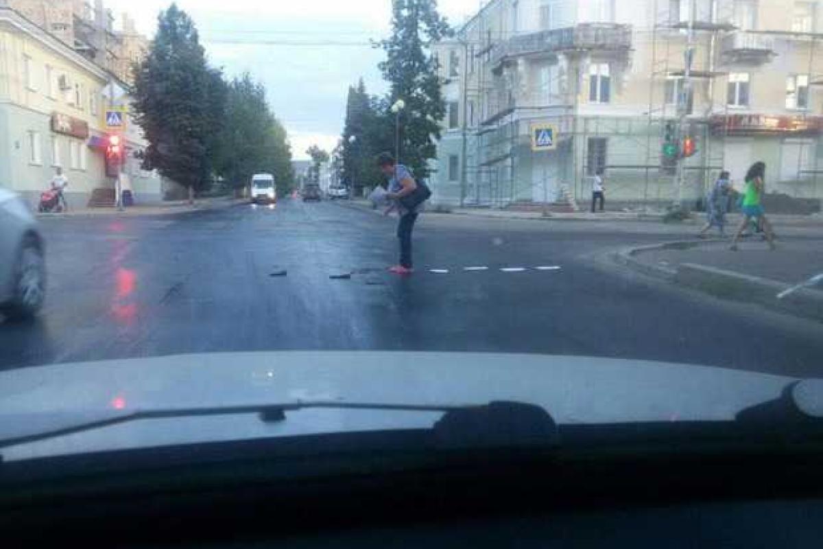 В России пешеходы прилипают к асфальту: опубликовано фото В России пешеходы прилипают к асфальту: опубликовано фото