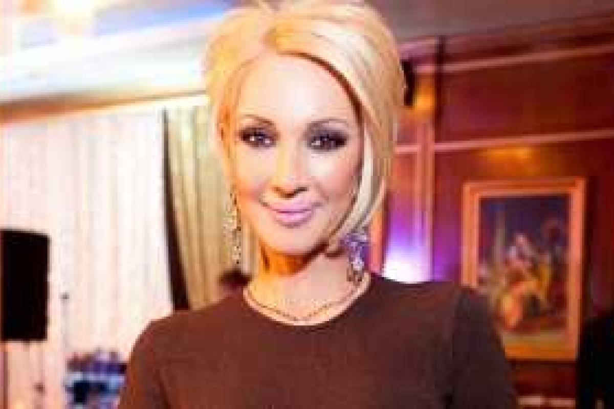 Леру Кудрявцеву не узнали поклонники: без макияжа 45-летняя ведущая выглядит как девочка