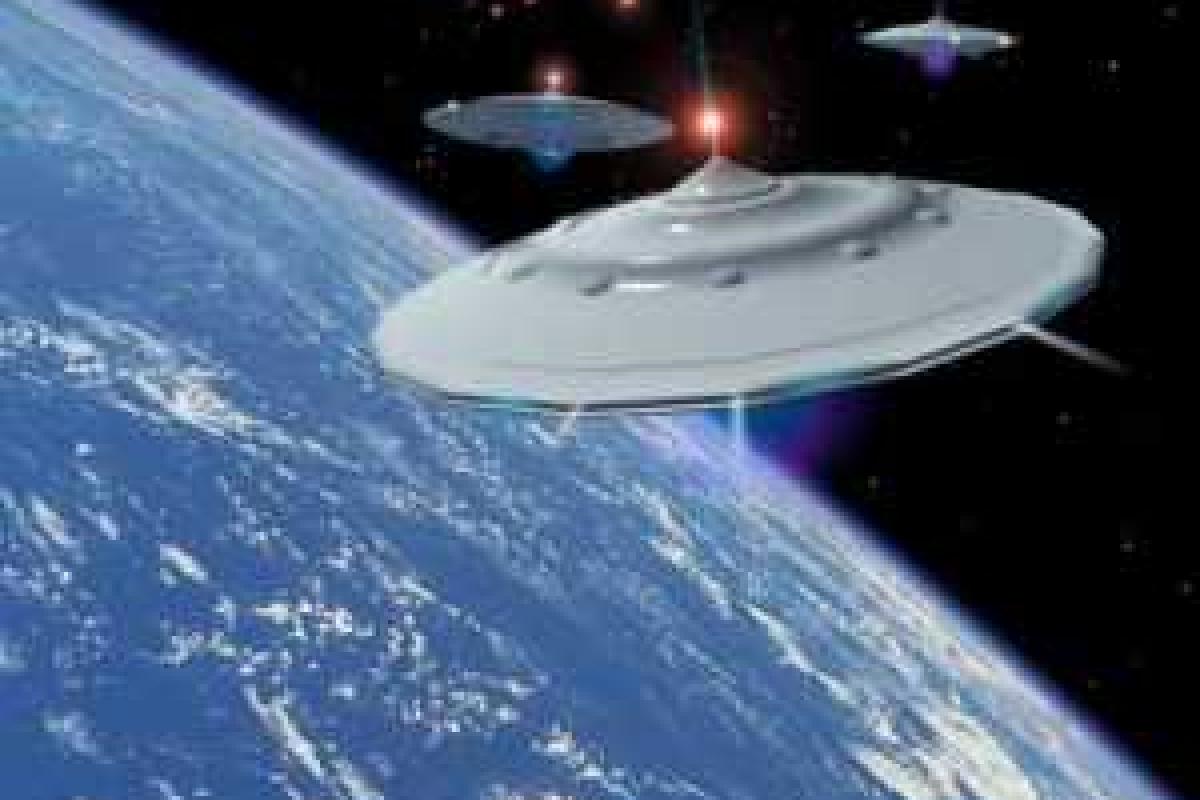 На Марсе заметили летающую тарелку пришельцев, появилось видео