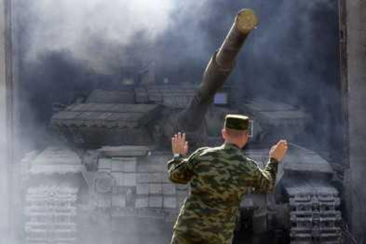 Боевикам в Горловку, Марьинку и Ясиноватую передали 200 комплектов полевой формы ВСУ