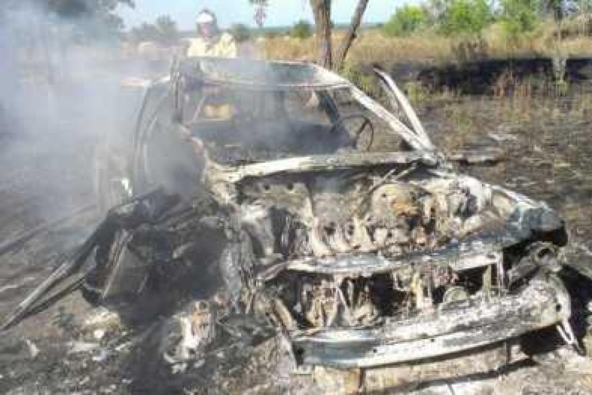 Смертельное ДТП в "ЛНР": водитель, вылетевший из горящей машины вместе с лобовым стеклом, даже не вспомнил, с кем ехал Смертельное ДТП в "ЛНР": водитель, вылетевший из горящей машины вместе с лобовым стеклом, даже не вспомнил, с кем ехал