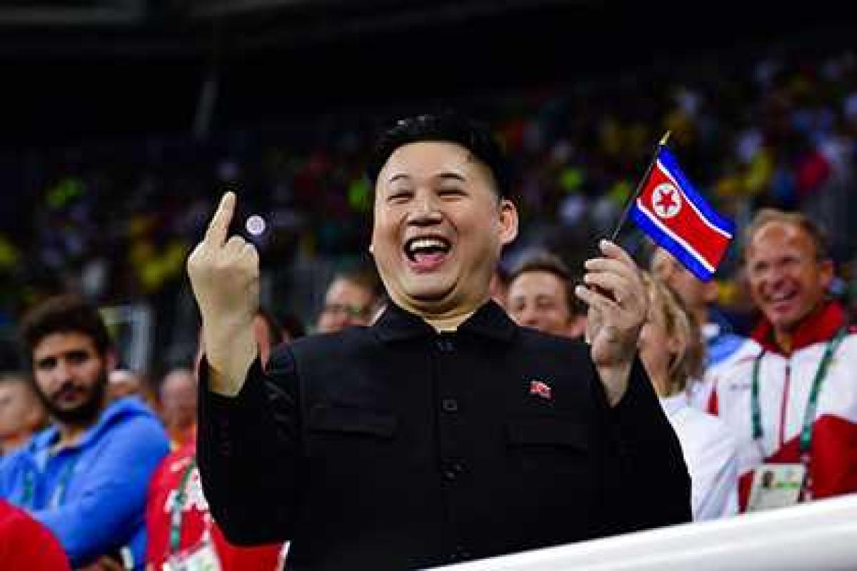 Рио-2016: на олимпийской трибуне сфотографировали Ким Чен Ына, показывающего неприличный жест Рио-2016: на олимпийской трибуне сфотографировали Ким Чен Ына, показывающего неприличный жест
