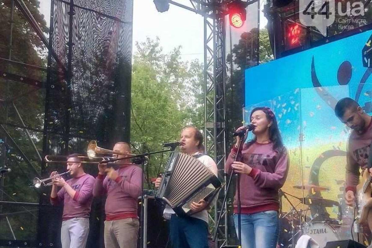 В Киеве проходит концерт группы ТИК 