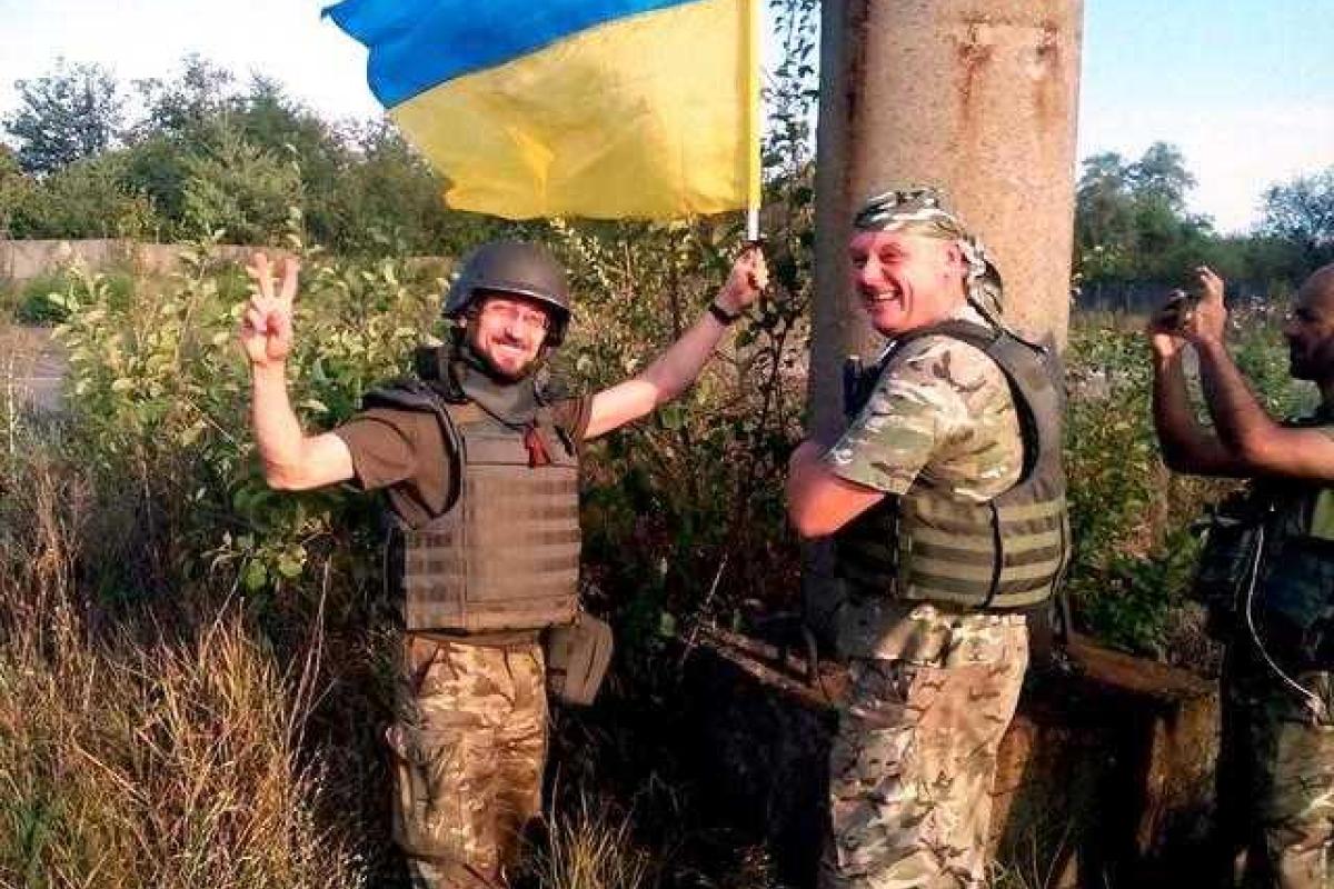 Над Авдеевской промзоной развевается флаг Украины