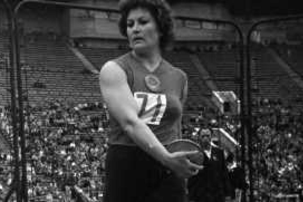 Скончалась легендарная Нина Пономарева - первая олимпийская чемпионка СССР Скончалась легендарная Нина Пономарева - первая олимпийская чемпионка СССР