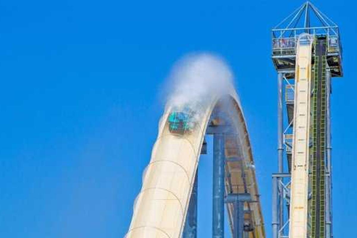 Полиция назвала причину смерти сына конгрессмена США на самой высокой водной горке мира Полиция назвала причину смерти сына конгрессмена США на самой высокой водной горке мира