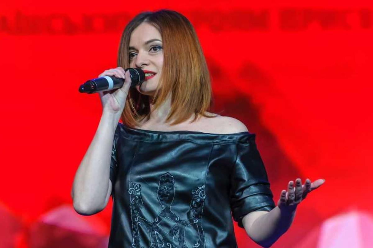 В Украине презентовали новую песню о войне, "манекенах" и "кукловодах" В Украине презентовали новую песню о войне, "манекенах" и "кукловодах"