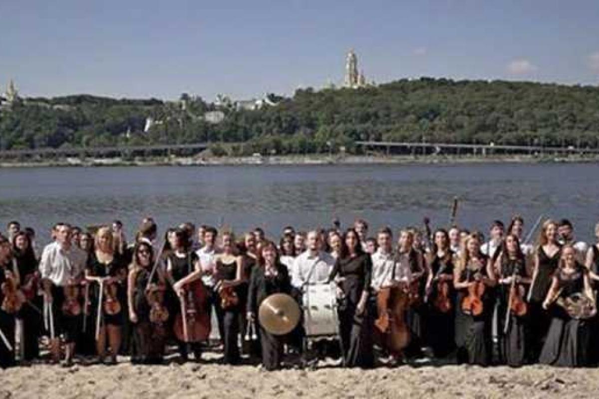 "В День Независимости на Майдане будет русский мир и красноармейцы", - братья Капрановы возмущены репертуаром для концерта