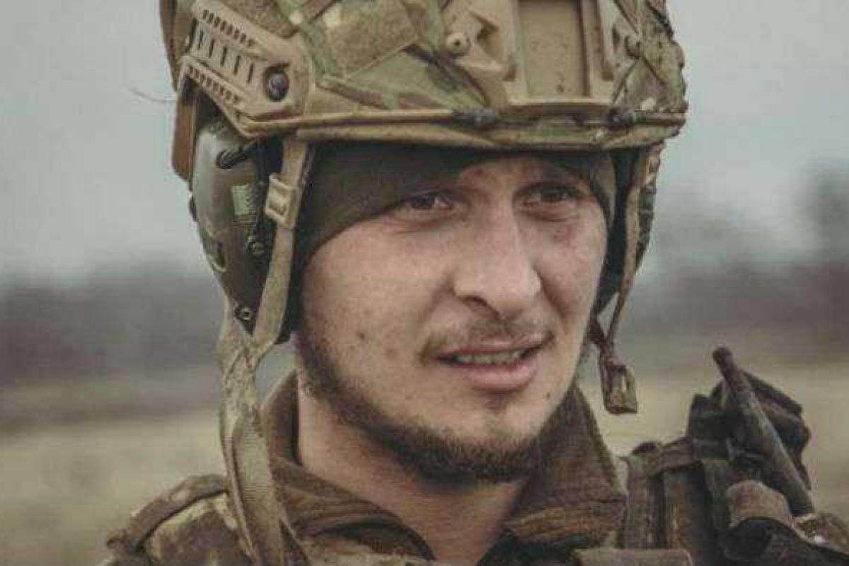 В Сети набирает популярность видео, на котором боец АТО танцует в полном снаряжении В Сети набирает популярность видео, на котором боец АТО танцует в полном снаряжении