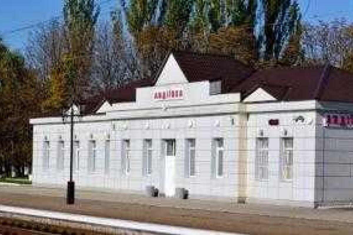 В результате мощного обстрела Авдеевки обесточены железнодорожные пути