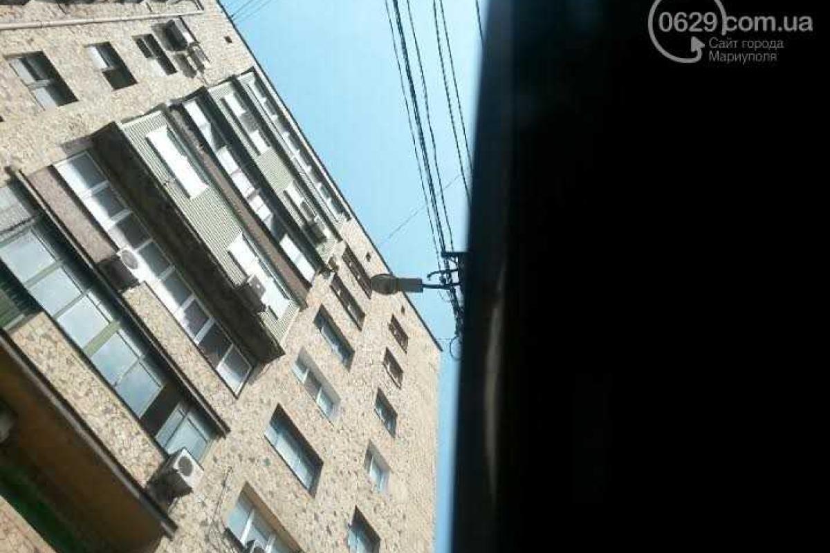 В Мариуполе мужчина разбился при падении с 7-го этажа