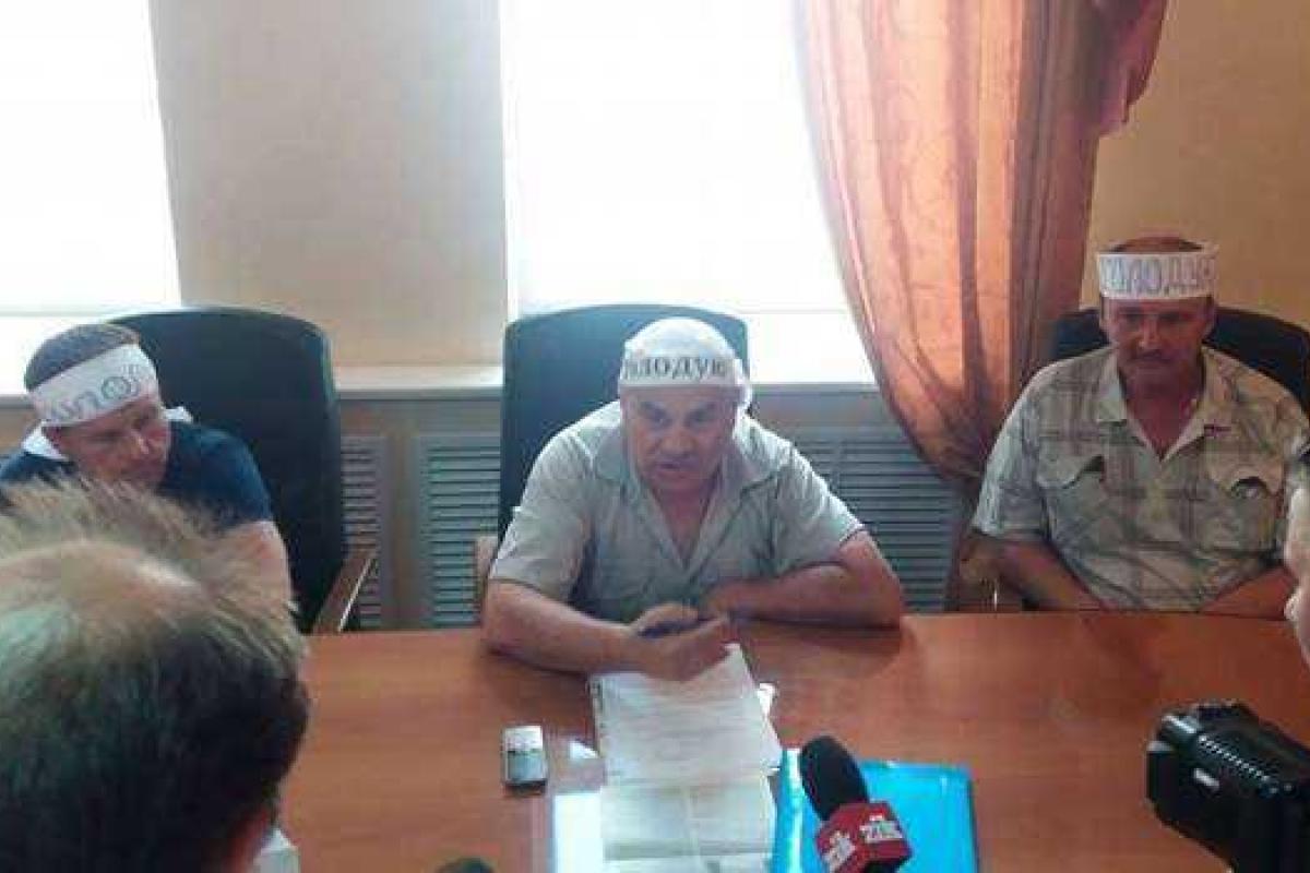 В Донецкой области горняки устроили голодовку В Донецкой области горняки устроили голодовку