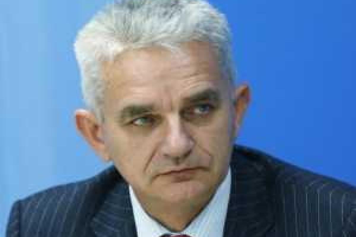 РФ ведет серьезную подготовку к наступлению под прикрытием "гуманитарных" миссий - эксперт РФ ведет серьезную подготовку к наступлению под прикрытием "гуманитарных" миссий - эксперт