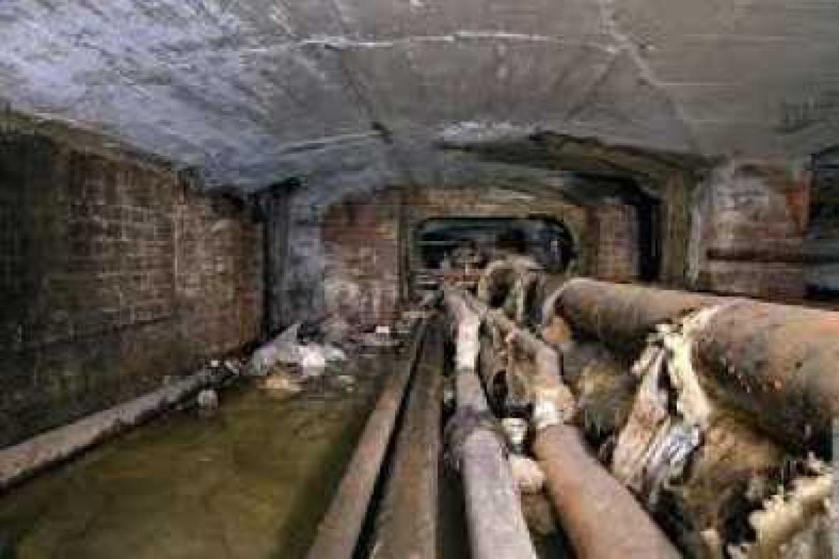 В Мариуполе женщина обнаружила труп молодого парня в подвале жилого дома В Мариуполе женщина обнаружила труп молодого парня в подвале жилого дома