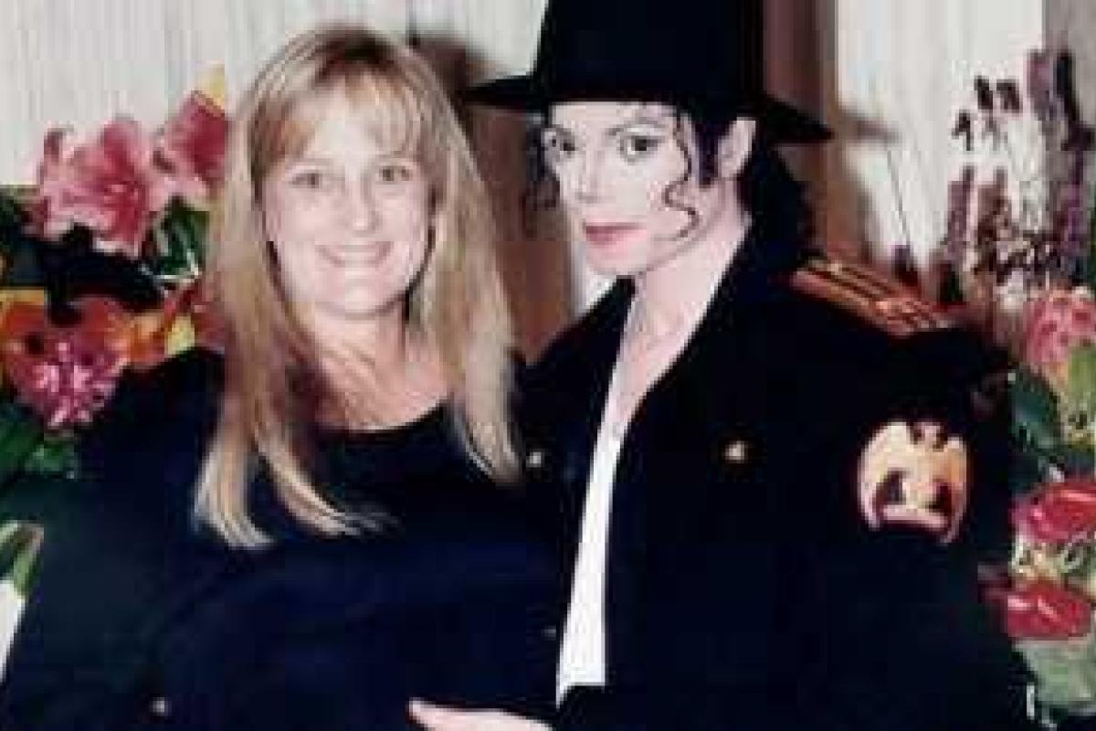 Экс-супруга Майкла Джексона помирилась с дочерью после того, как услышала от врачей страшный диагноз