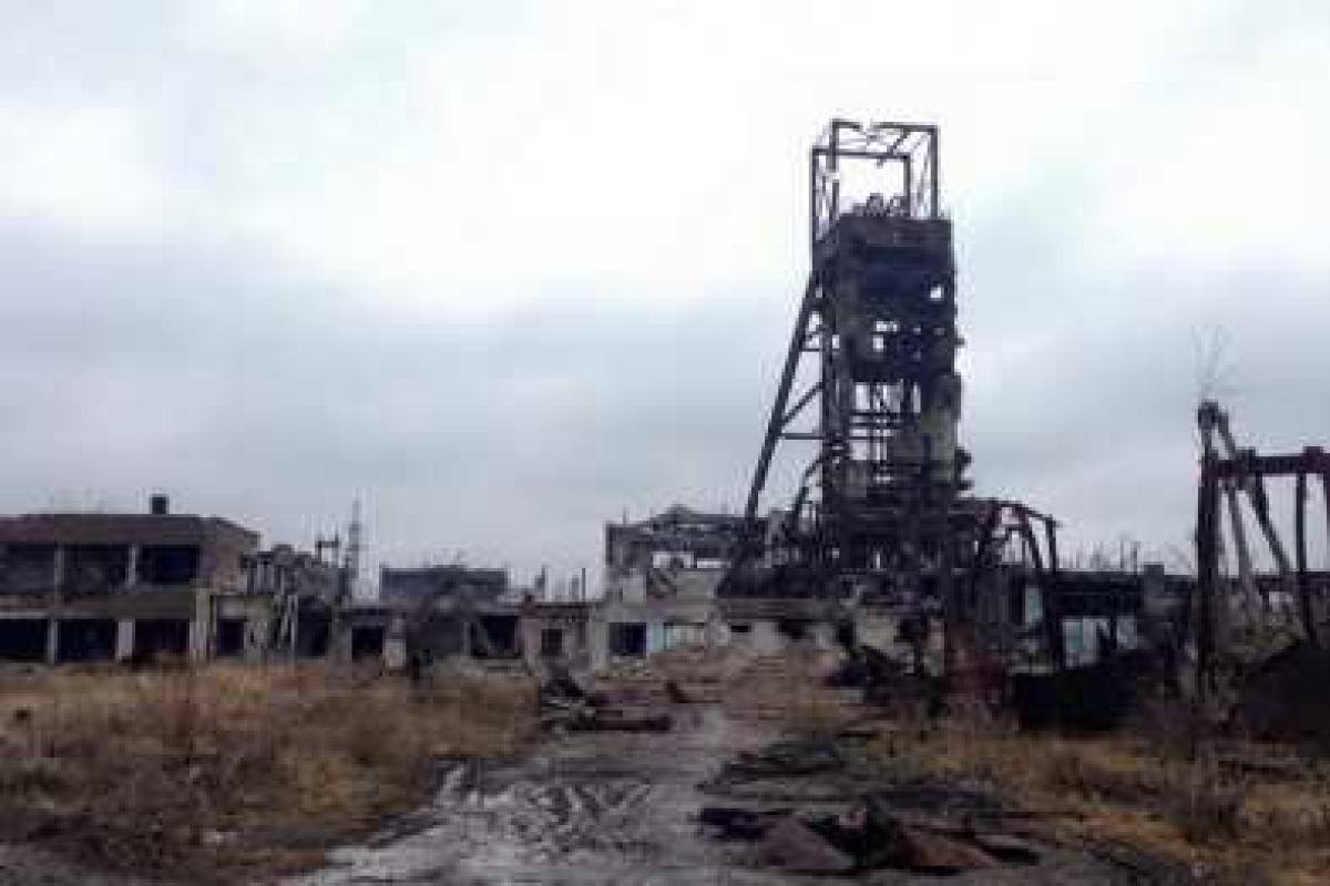 В Донецке минувшей ночью две шахты оказались под обстрелом В Донецке минувшей ночью две шахты оказались под обстрелом