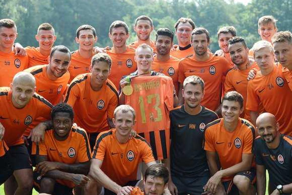 Олимпийский чемпион Олег Верняев мечтает вернуться в родной Донецк и посмотреть игру "Шахтера" на "Донбасс-Арене"