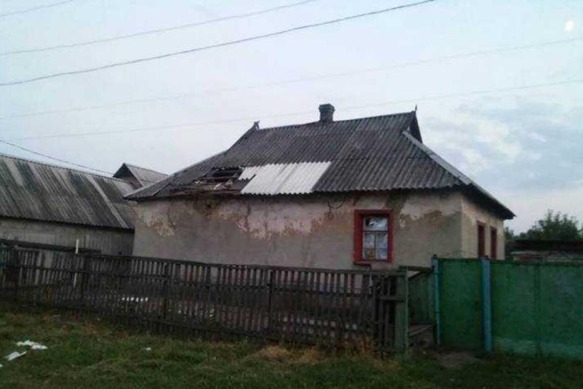 Боевики серьезно ранили детей во время обстрела Марьинки