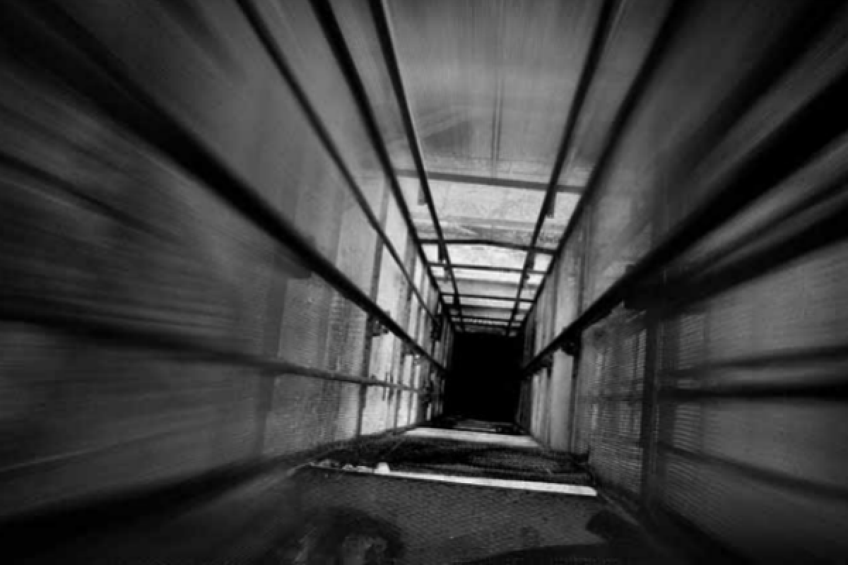 В Киеве произошло жуткое ЧП: упал лифт с пассажирами, есть пострадавшие В Киеве произошло жуткое ЧП: упал лифт с пассажирами, есть пострадавшие