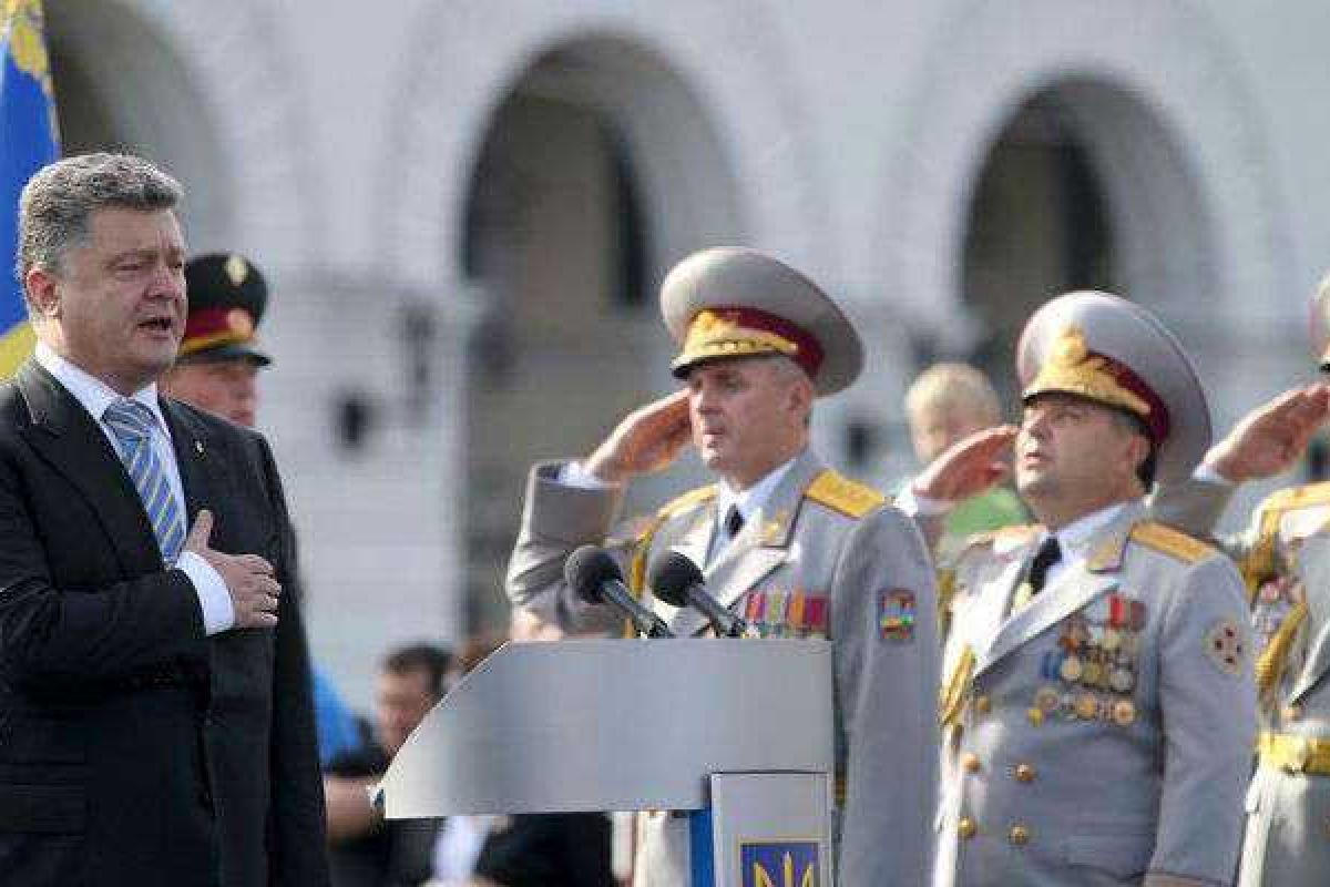 Президент Порошенко обратился к жителям оккупированного Донбасса и Крыма Президент Порошенко обратился к жителям оккупированного Донбасса и Крыма