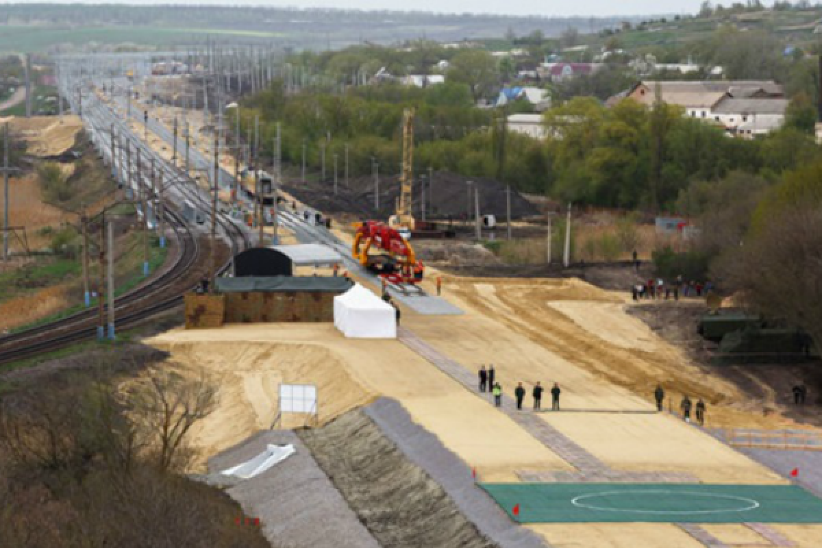 В России хвастаются быстрым строительством железной дороги в обход Украины В России хвастаются быстрым строительством железной дороги в обход Украины