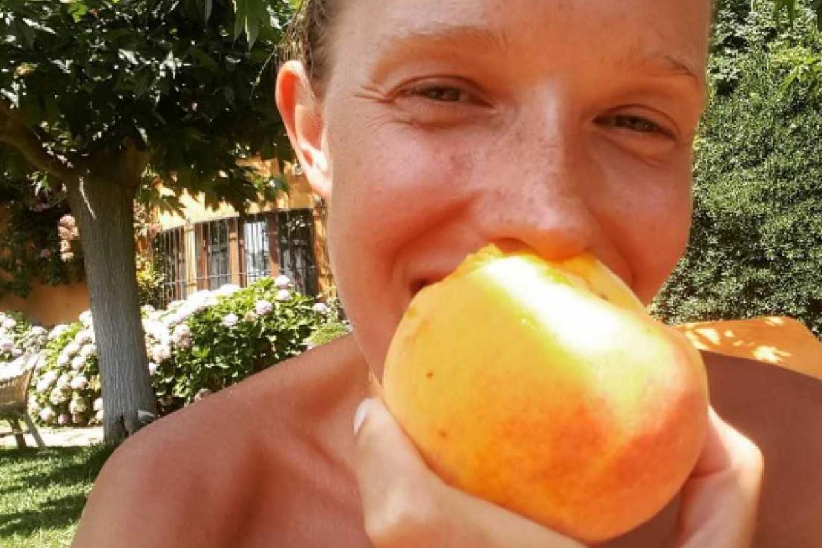 Крупным планом: Катя Осадчая показала фото без макияжа